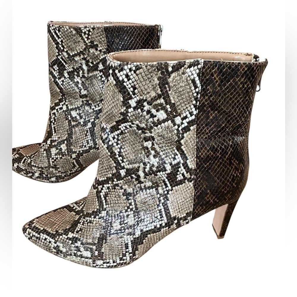 DV by Dolce Vita Sz 11 Zabrina Pointed Toe Snakeskin Bootie Boots Bikercore - Picture 6 of 9